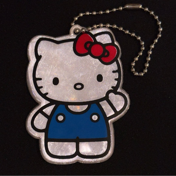 Hello Kitty Reflector Keychain - Picture 3 of 4